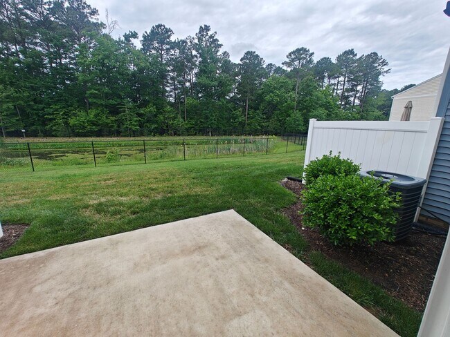 Building Photo - 3 bedroom townhome