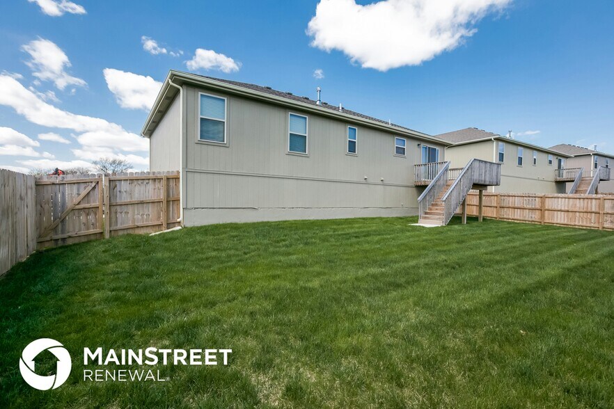 Building Photo - 515 Emerson Dr