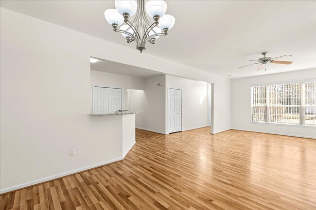 Building Photo - 17104 Chesapeake Cir