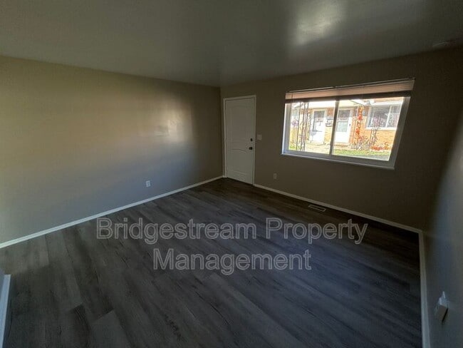 Building Photo - 4922 Leeper St