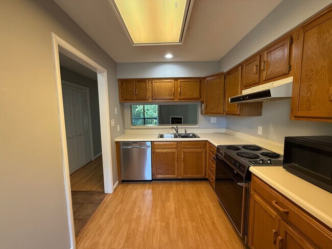 Building Photo - Condo in Lake Vista