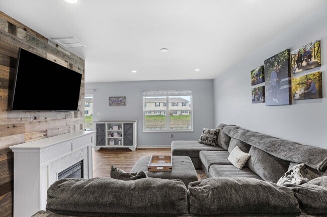 Building Photo - 11151 Vermont Cir