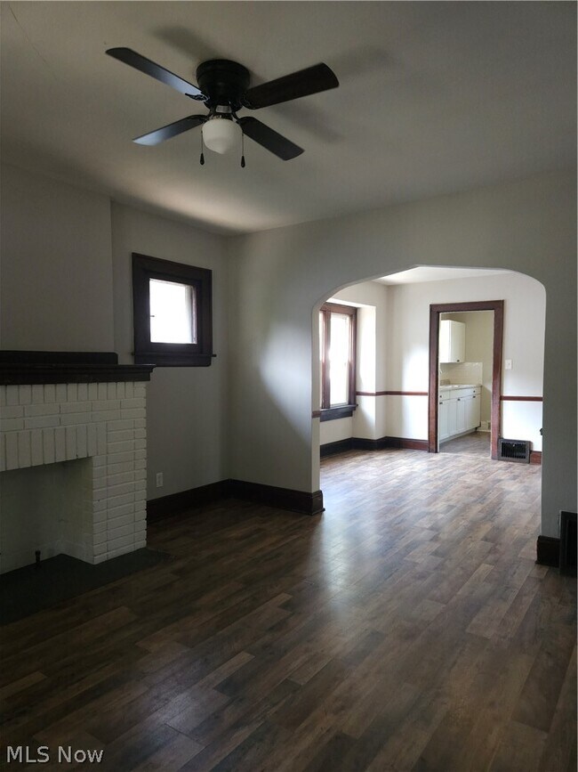 Building Photo - 614 Sanford Ave