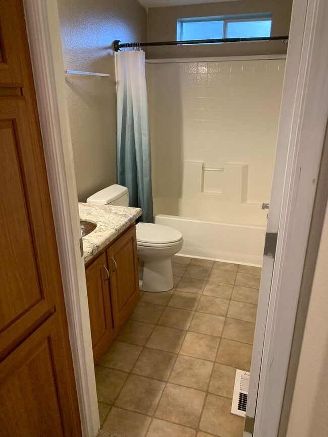 Building Photo - Beautiful Flagstaff Rental
