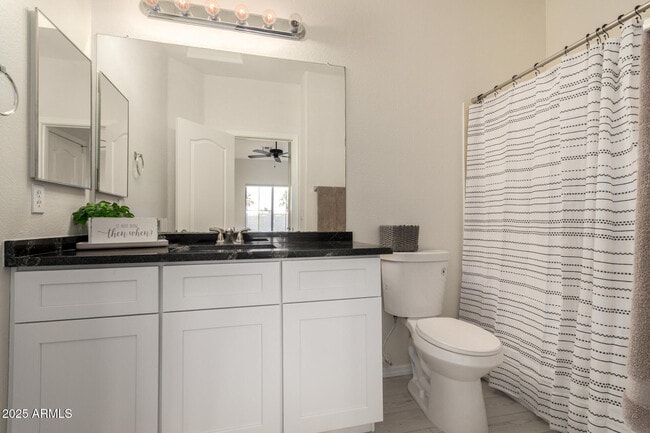 Building Photo - 240 W Juniper Ave