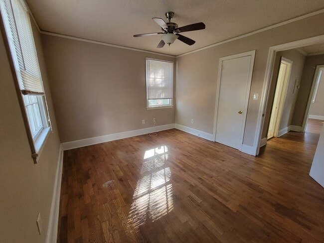 Building Photo - 2 Bedroom House off of Ogelthorpe Avenue