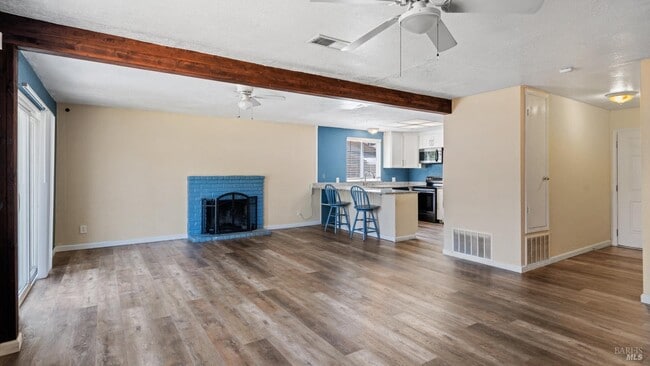 Building Photo - 1661 California Dr