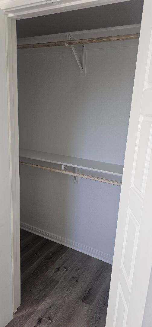 Building Photo - 211 E Lyndale Dr