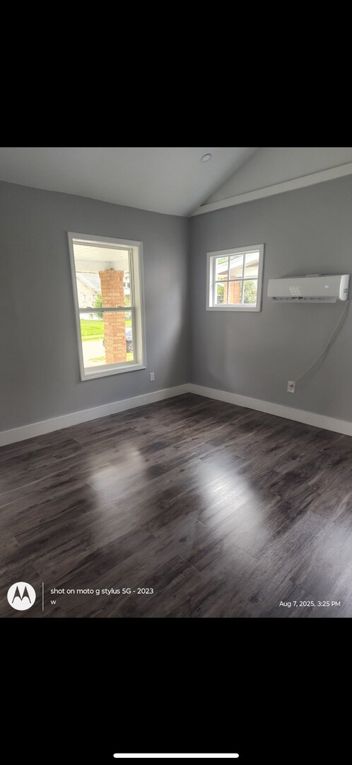 Building Photo - Osmond Duplex