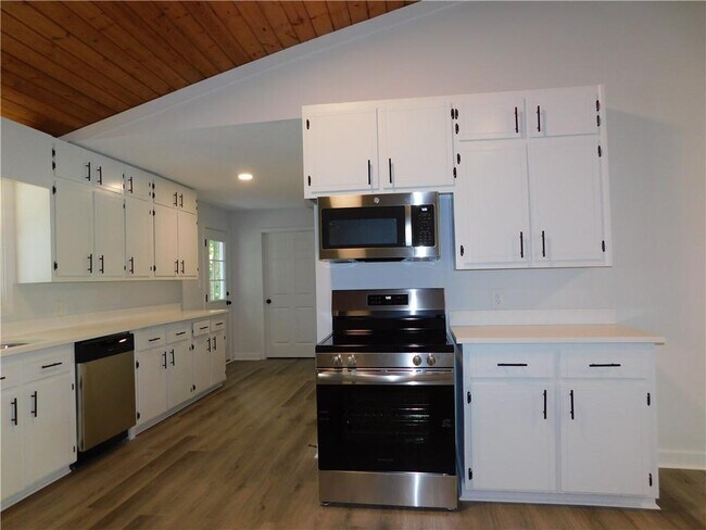 Building Photo - 183 Laurel Heights Dr
