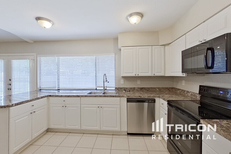 Building Photo - 4208 Sweetgum Way