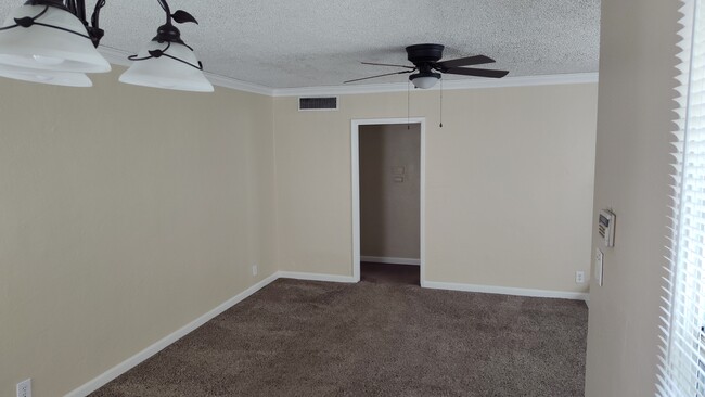 Building Photo - 107 Bancroft Dr