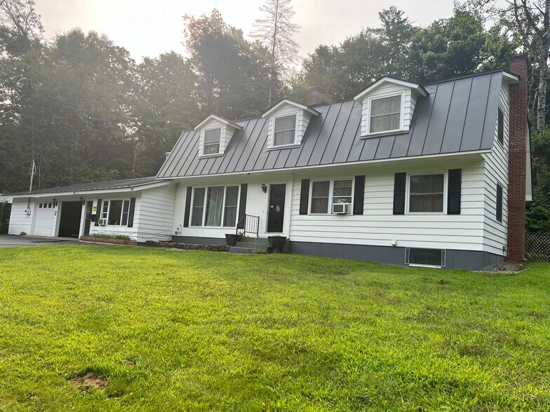 Primary Photo - 111 Lyme Rd