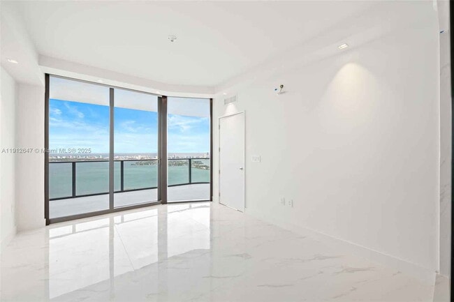 Building Photo - Northeast 24th Street, Miami, FL 33137 - 2 BR 2 BA condo