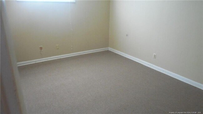 Building Photo - 826 Ridge Rd