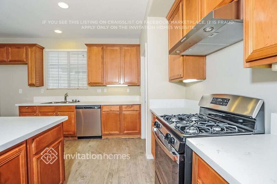 Building Photo - 6814 Miramar Ln