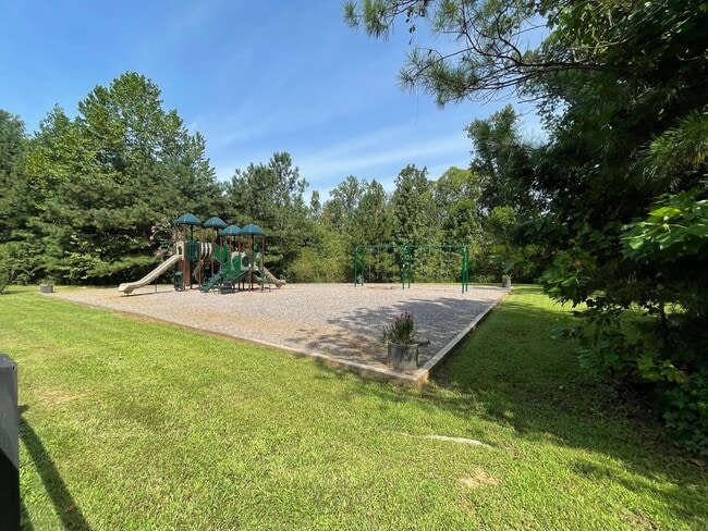 Building Photo - Gorgeous 5 bedroom 3.5 bath home in desira...