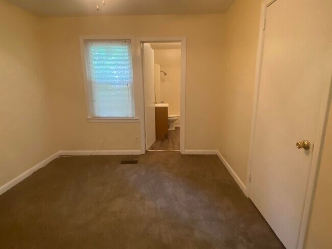 Building Photo - 1609 Atkamire Dr