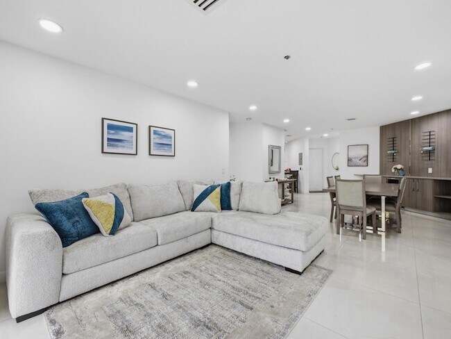 Building Photo - 5157 Floria Way