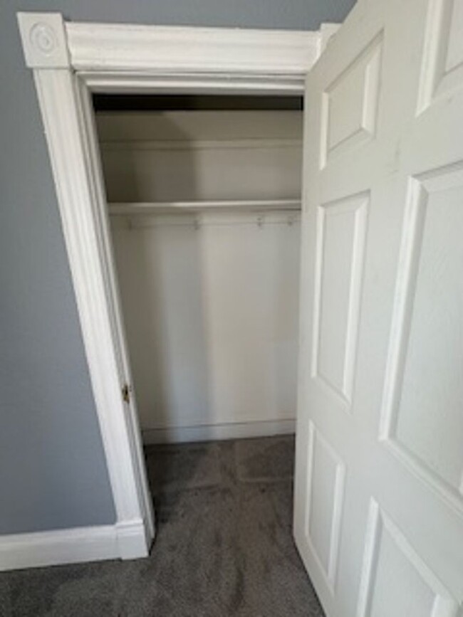 Building Photo - Beautiful House for Rent with Large Yard!