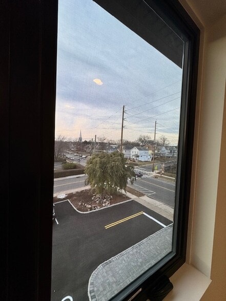 Building Photo - 85 W High St