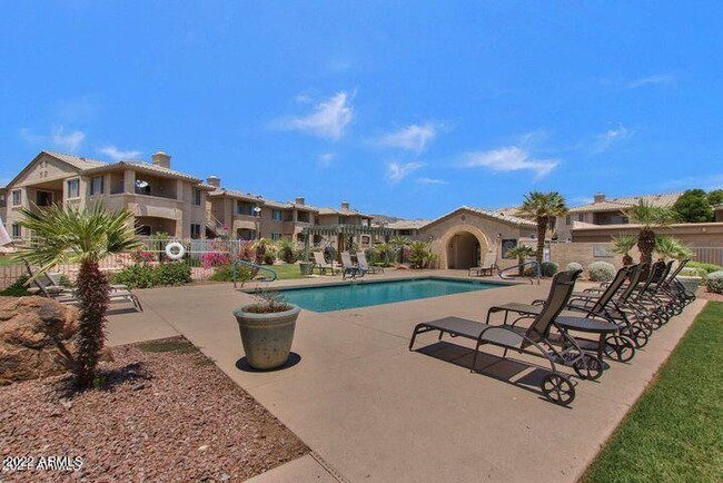 Building Photo - 16013 S Desert Foothills Pkwy