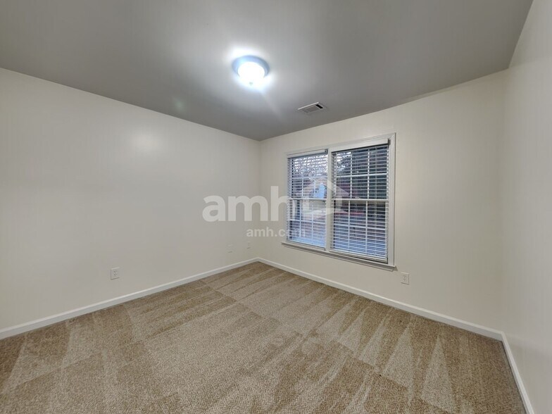 Building Photo - 1217 Rocky Branch Tr