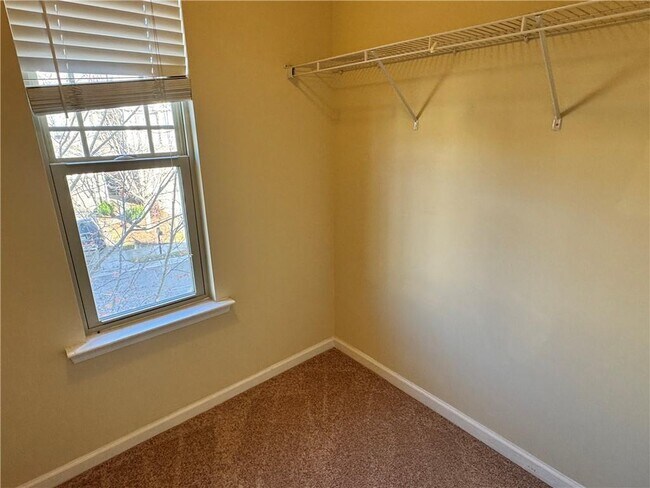 Building Photo - 3405 Castleberry Village Cir