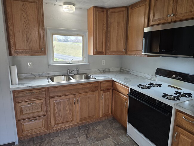 Building Photo - 32387 State Rte 3