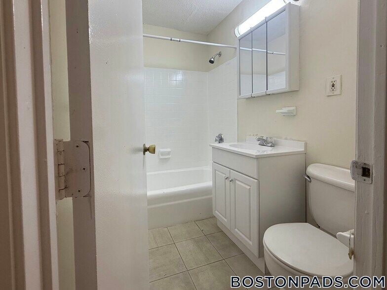 Building Photo - 66 Homer Ave