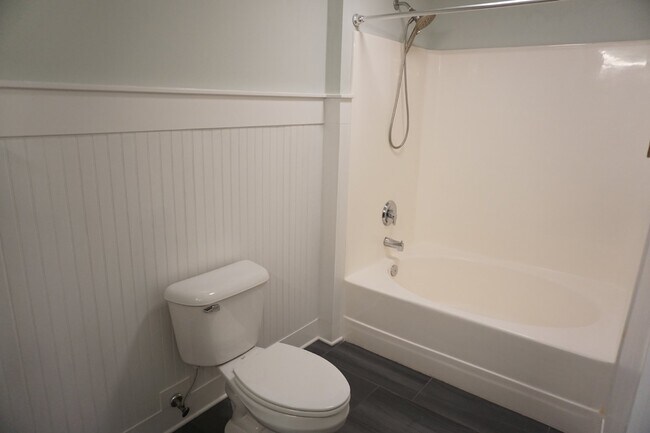 Building Photo - 2BR/2BA Condo in Trolley Path - $1,650/month Pet Friendly*