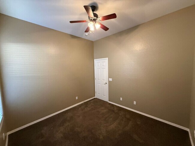 Building Photo - Beautiful 6 Bedroom - 4 Bath w/Private Pool & Basement - Chandler