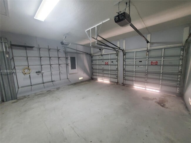Building Photo - 15435 SW 24th Terrace