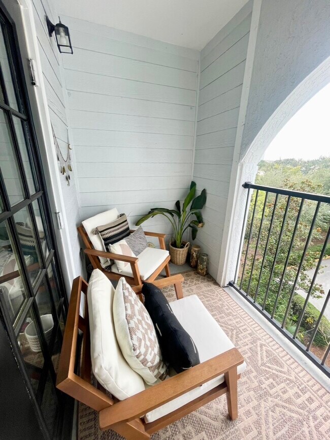 Building Photo - 304 E South St