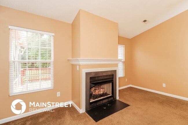 Building Photo - 604 Nova Ave