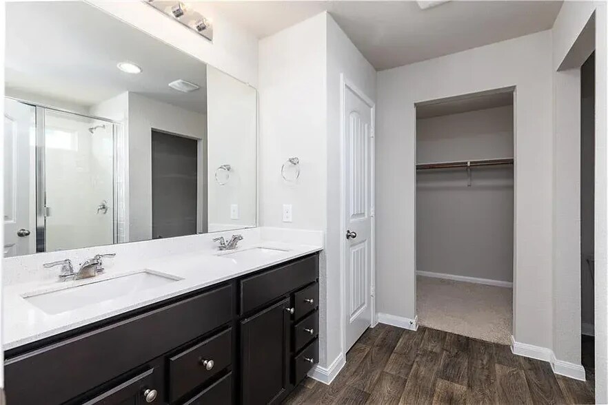 Master Bathroom - 14000 Heidhorn Dr