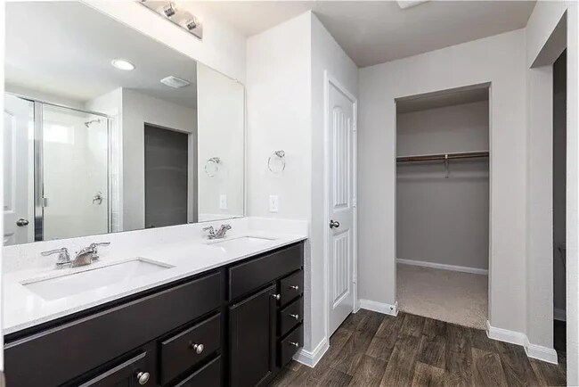 Master Bathroom - 14000 Heidhorn Dr