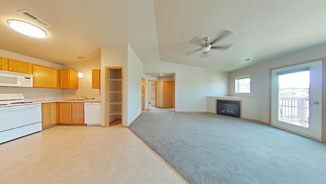 Building Photo - 3505D Fallon Dr