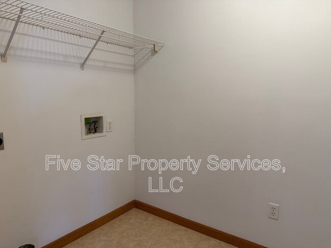 Building Photo - 5101 Dove Dr