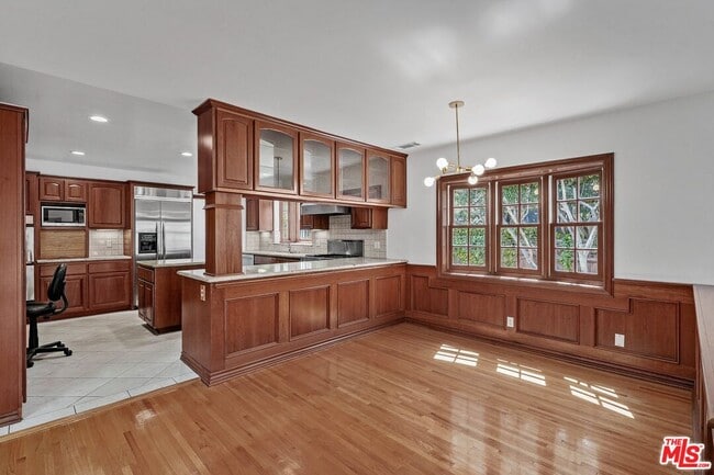 Building Photo - 424 12th St