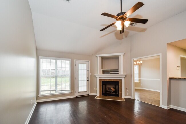 Building Photo - 11616 Leewood Dr