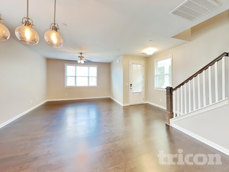 Building Photo - 319 Imperial Ct