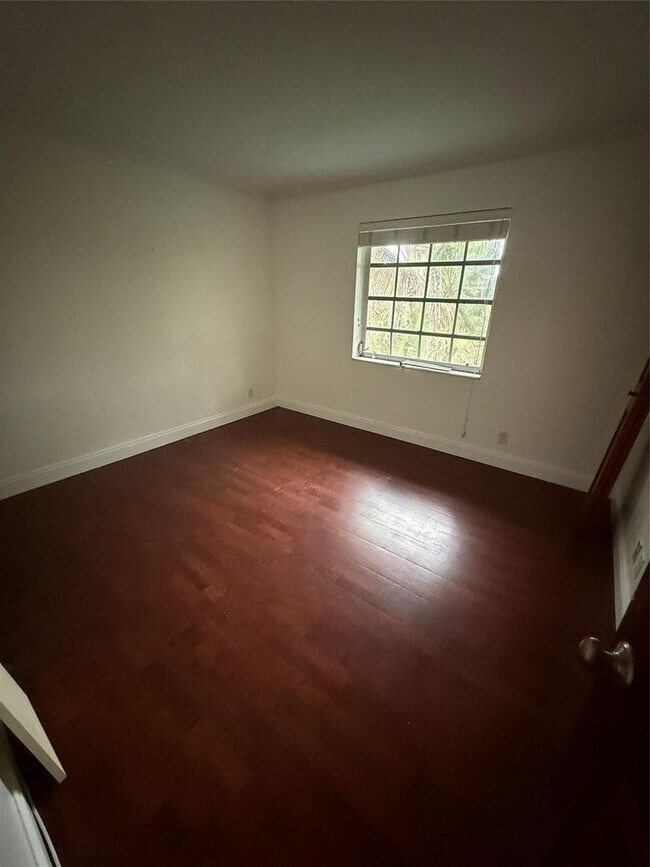 Building Photo - 1410 N 65th Ave