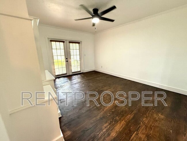 Building Photo - 3502 Exeter Ct