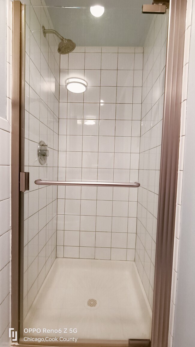 Building Photo - 5557 S Harper Ave