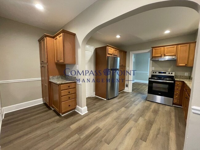 Building Photo - Welcome To Your New Home! FIRST MONTH'S RENT FREE!!