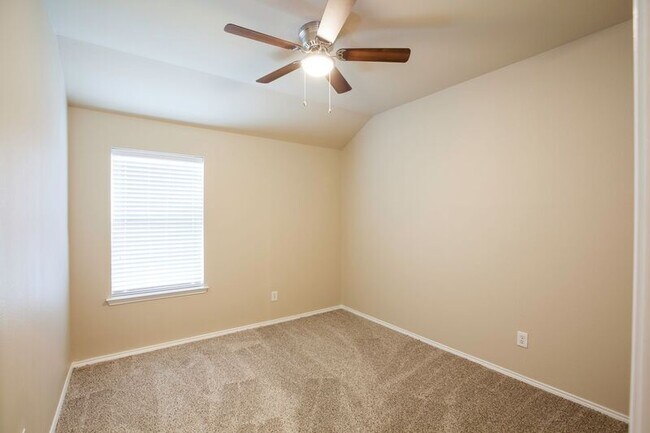 Building Photo - 709 Alder Dr
