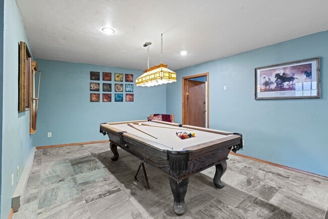 Building Photo - Garage! Pets negotiable! Multiple living spaces!  Available to see on 5/12!