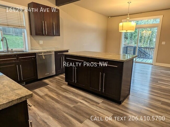 Building Photo - 16429 44th Ave W