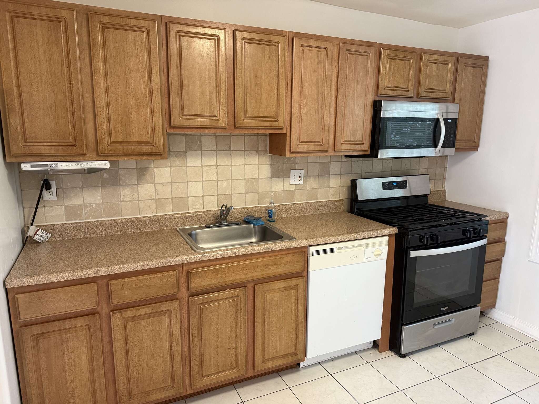 Charming Eat-in Kitchen - 8439 Pioneer Dr